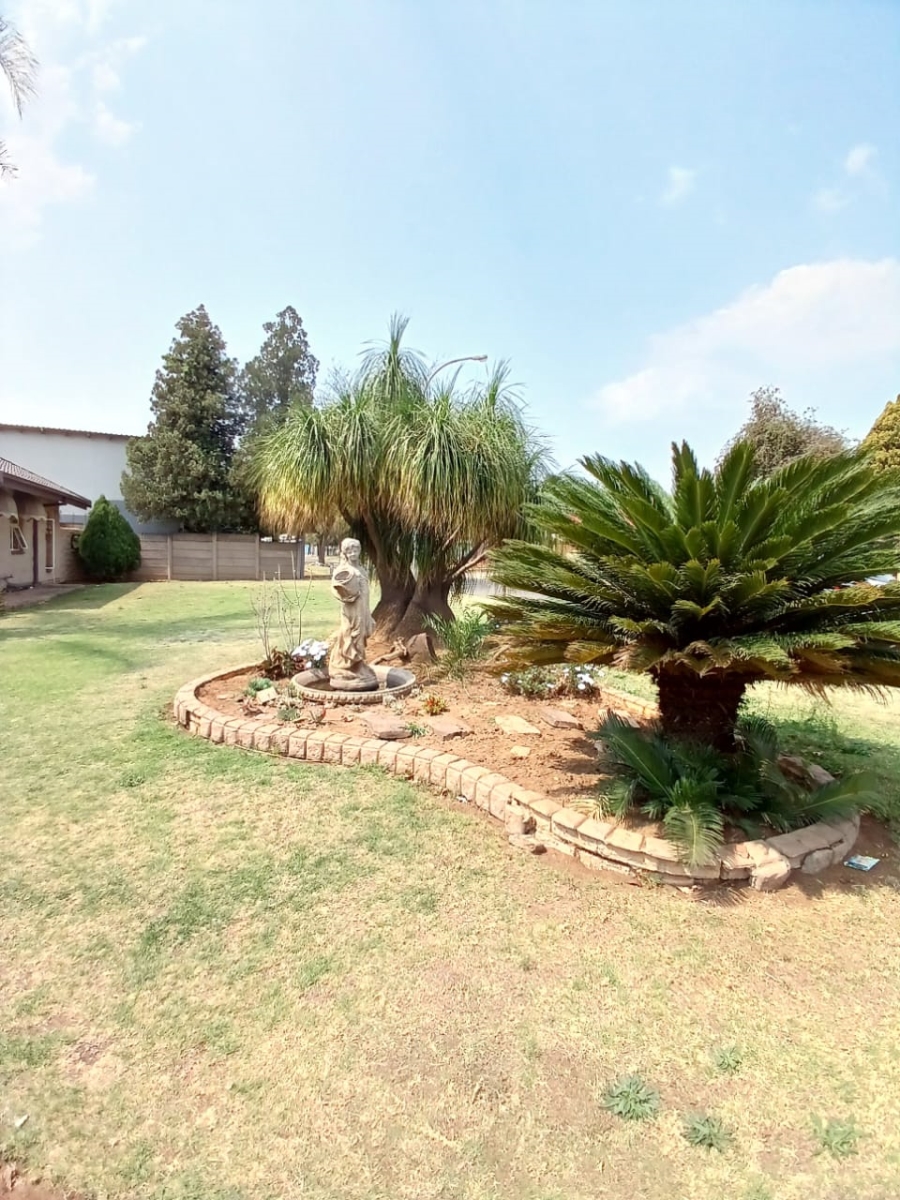 4 Bedroom Property for Sale in Vanderbijlpark SE 7 Gauteng