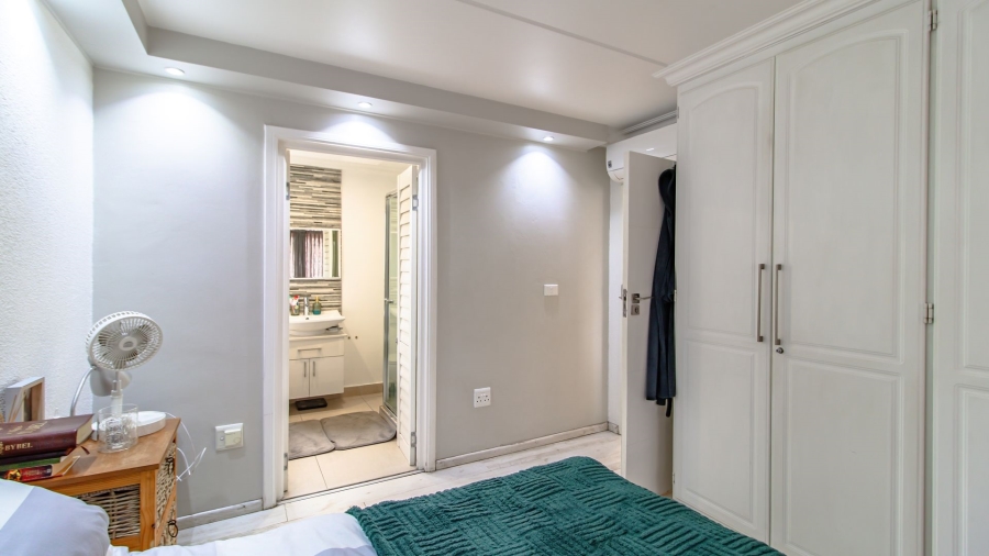 1 Bedroom Property for Sale in Bedford Gardens Gauteng