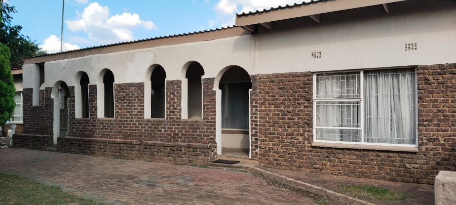 5 Bedroom Property for Sale in Rensburg Gauteng