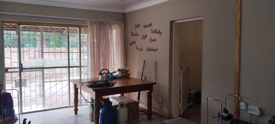 5 Bedroom Property for Sale in Rensburg Gauteng