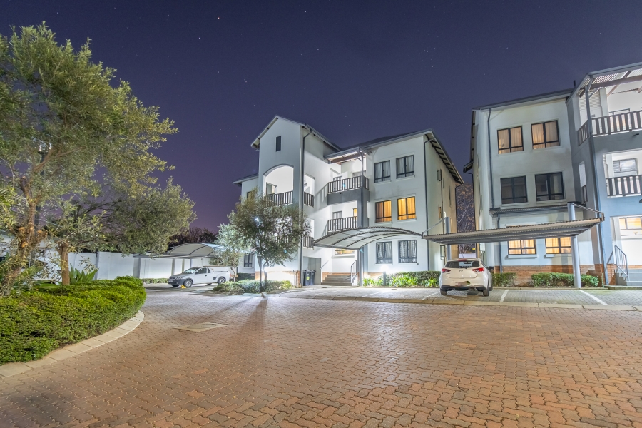 2 Bedroom Property for Sale in Chartwell Gauteng