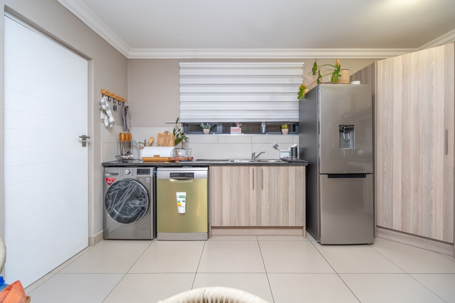 2 Bedroom Property for Sale in Chartwell Gauteng