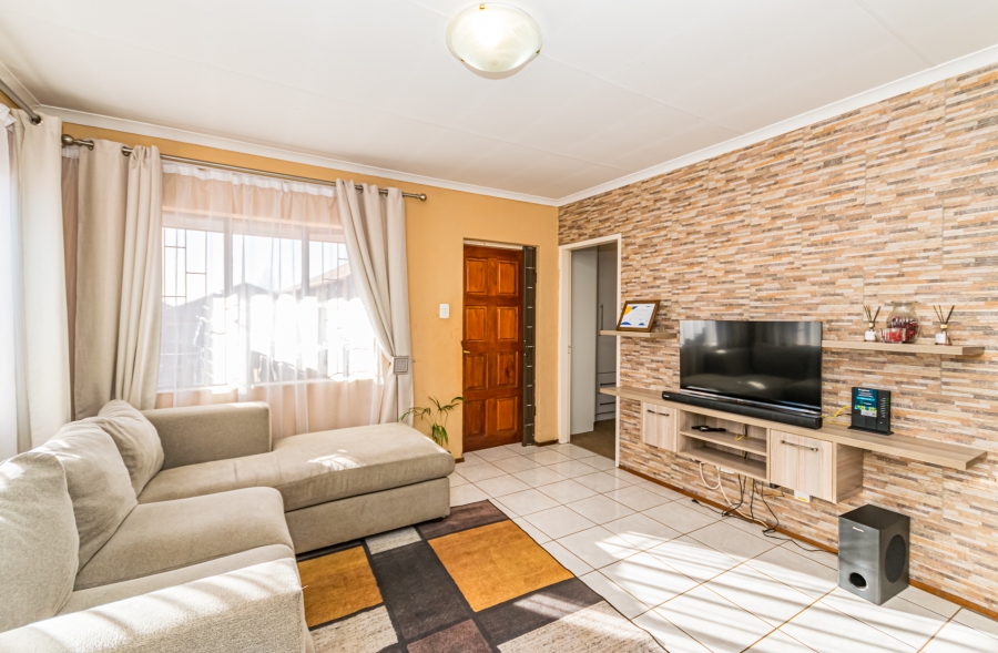 3 Bedroom Property for Sale in Protea Glen Gauteng