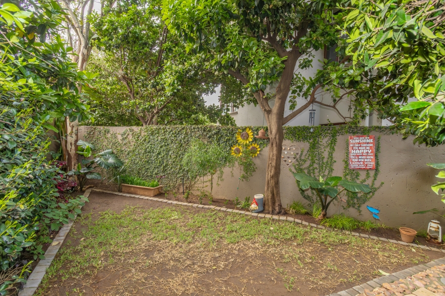 2 Bedroom Property for Sale in Magaliessig Gauteng