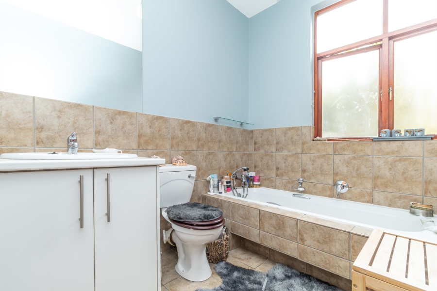 2 Bedroom Property for Sale in Magaliessig Gauteng