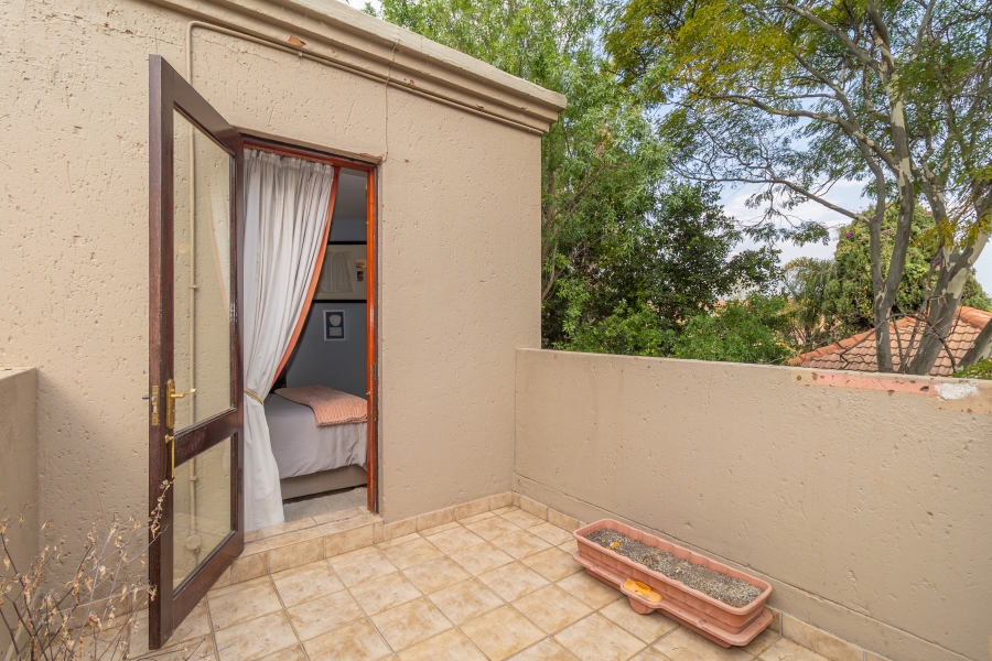 2 Bedroom Property for Sale in Magaliessig Gauteng