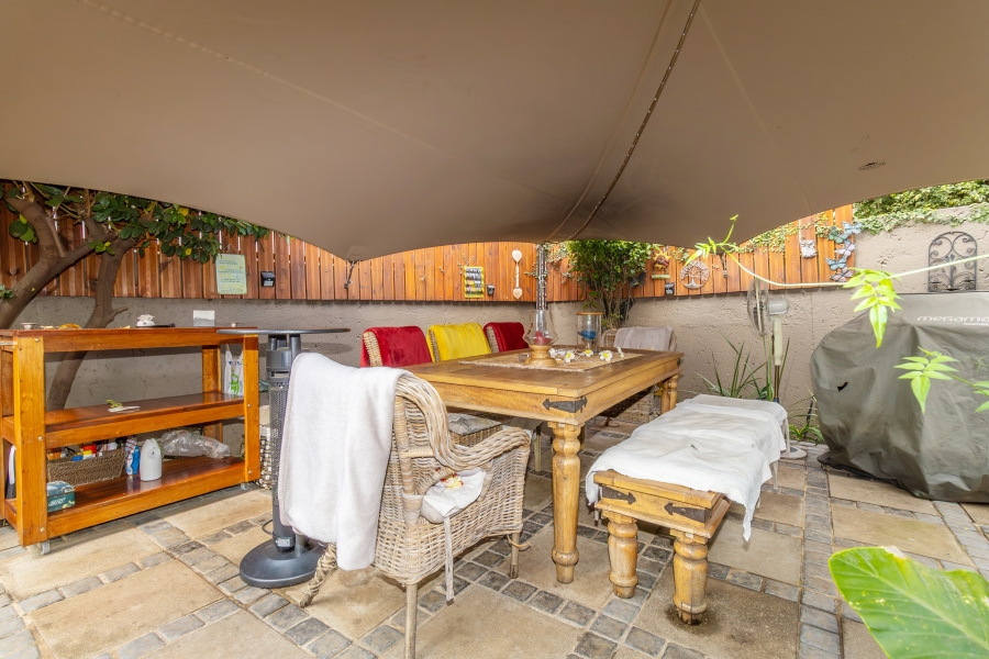 2 Bedroom Property for Sale in Magaliessig Gauteng