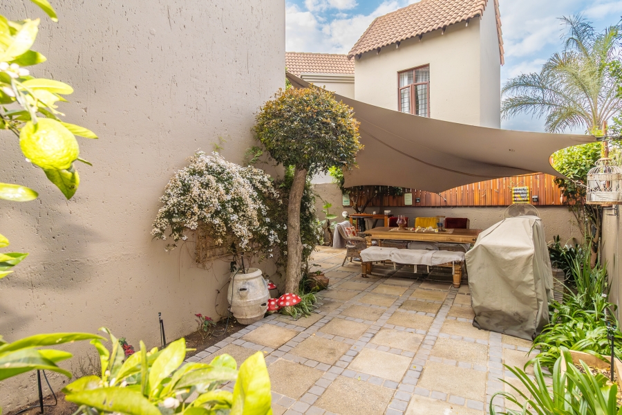 2 Bedroom Property for Sale in Magaliessig Gauteng