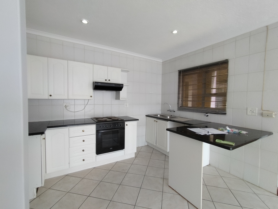 2 Bedroom Property for Sale in Constantia Kloof Gauteng