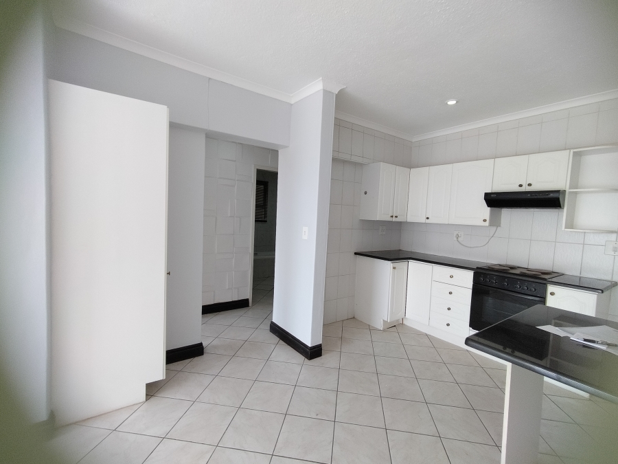 2 Bedroom Property for Sale in Constantia Kloof Gauteng