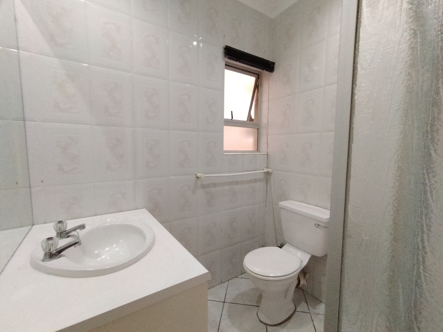 2 Bedroom Property for Sale in Constantia Kloof Gauteng