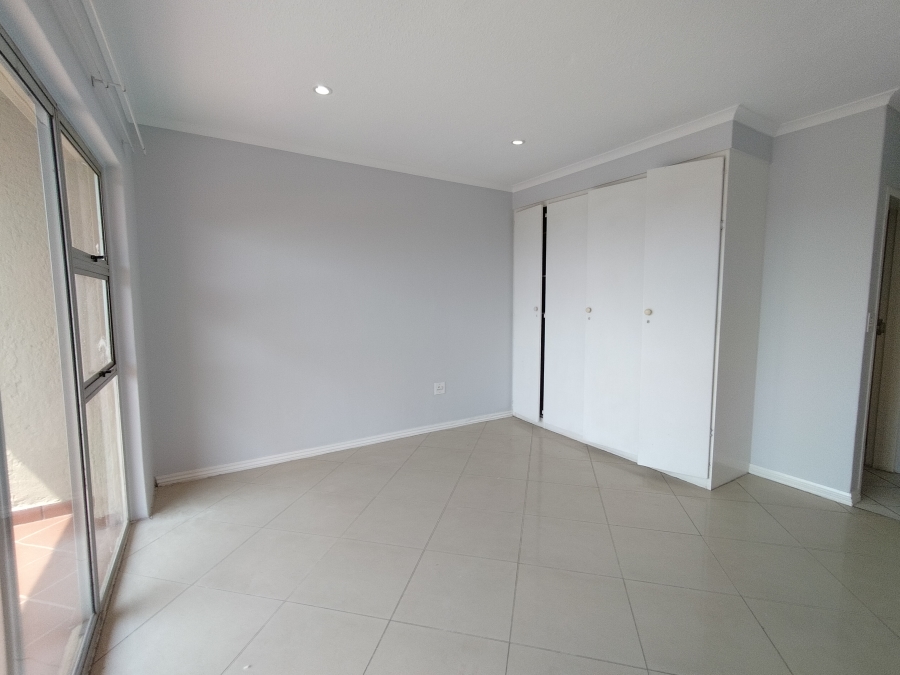 2 Bedroom Property for Sale in Constantia Kloof Gauteng