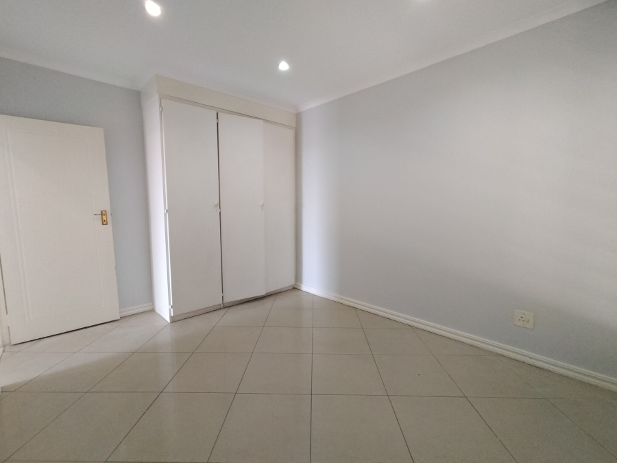 2 Bedroom Property for Sale in Constantia Kloof Gauteng