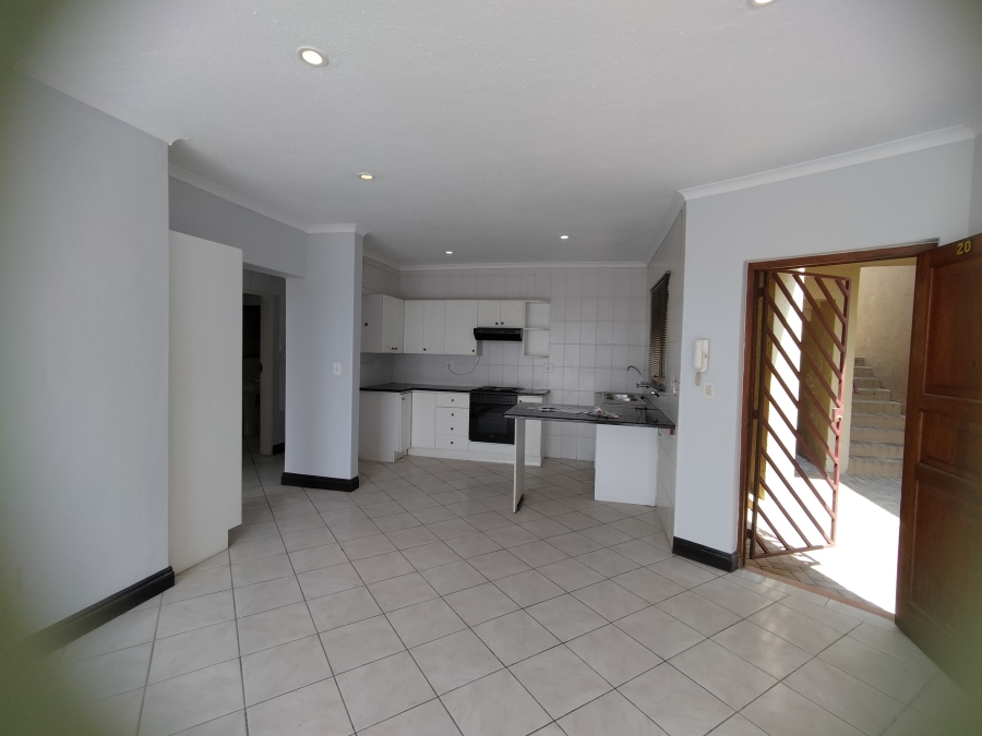 2 Bedroom Property for Sale in Constantia Kloof Gauteng