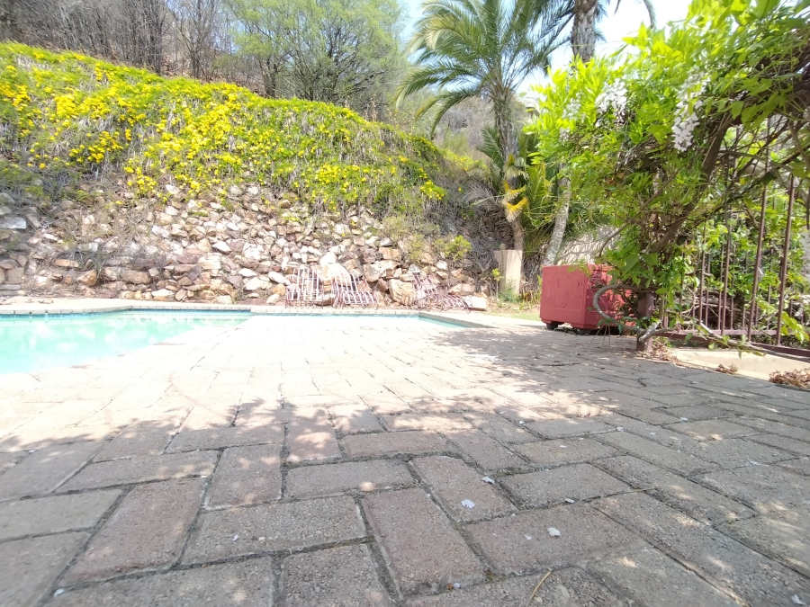 2 Bedroom Property for Sale in Constantia Kloof Gauteng