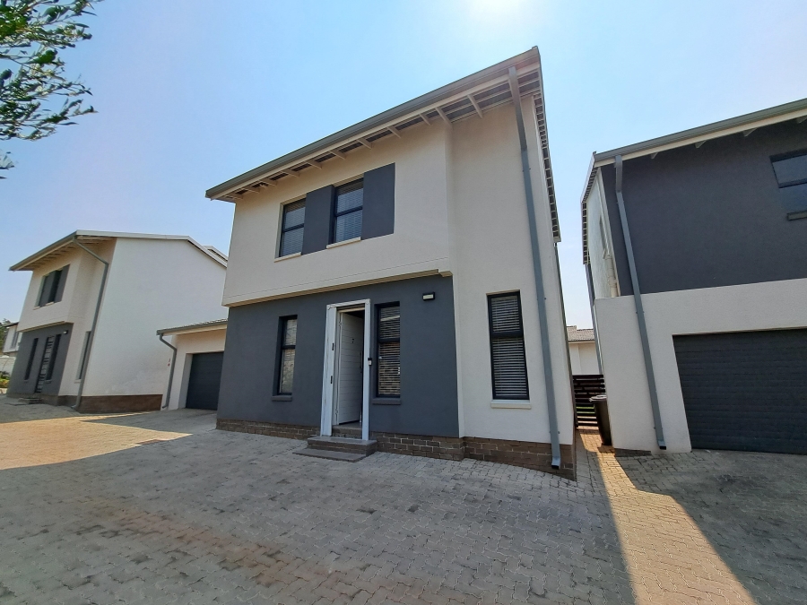 3 Bedroom Property for Sale in Amorosa Gauteng