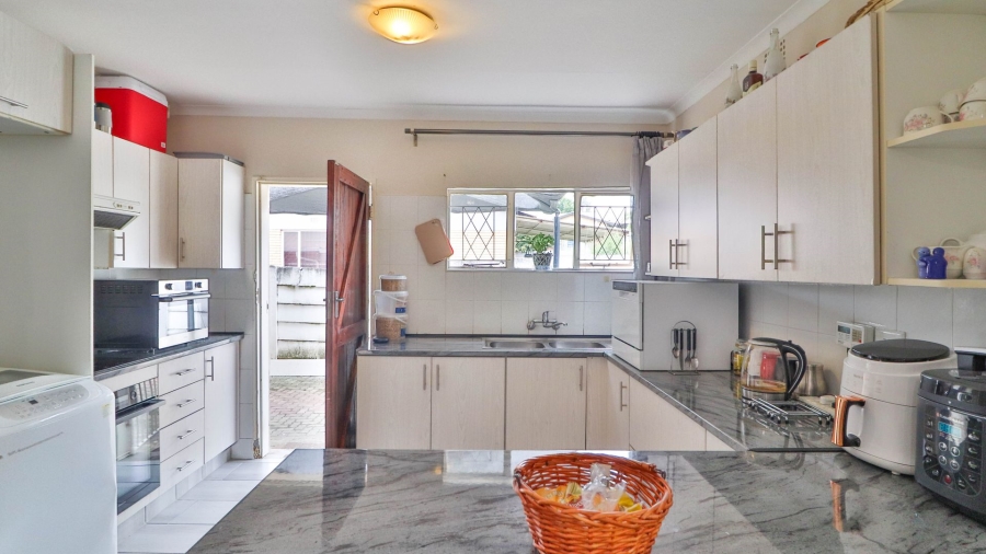 To Let 3 Bedroom Property for Rent in De Klerkshof Gauteng