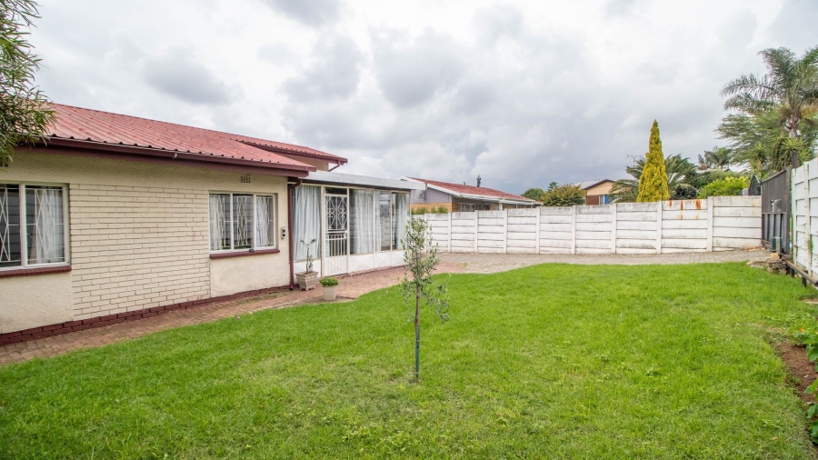 To Let 3 Bedroom Property for Rent in De Klerkshof Gauteng