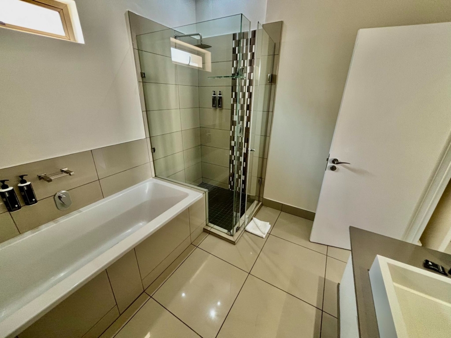 To Let 2 Bedroom Property for Rent in Rosebank Gauteng