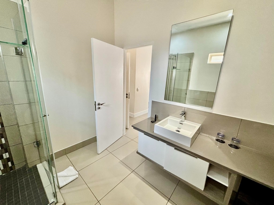 To Let 2 Bedroom Property for Rent in Rosebank Gauteng