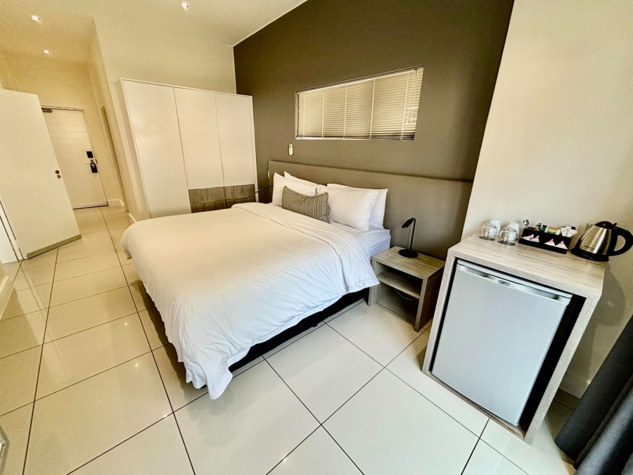 To Let 2 Bedroom Property for Rent in Rosebank Gauteng
