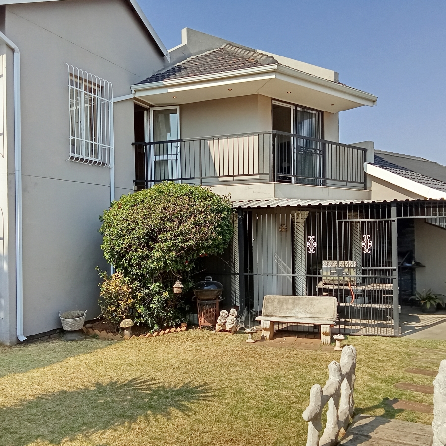 3 Bedroom Property for Sale in Witpoortjie Gauteng