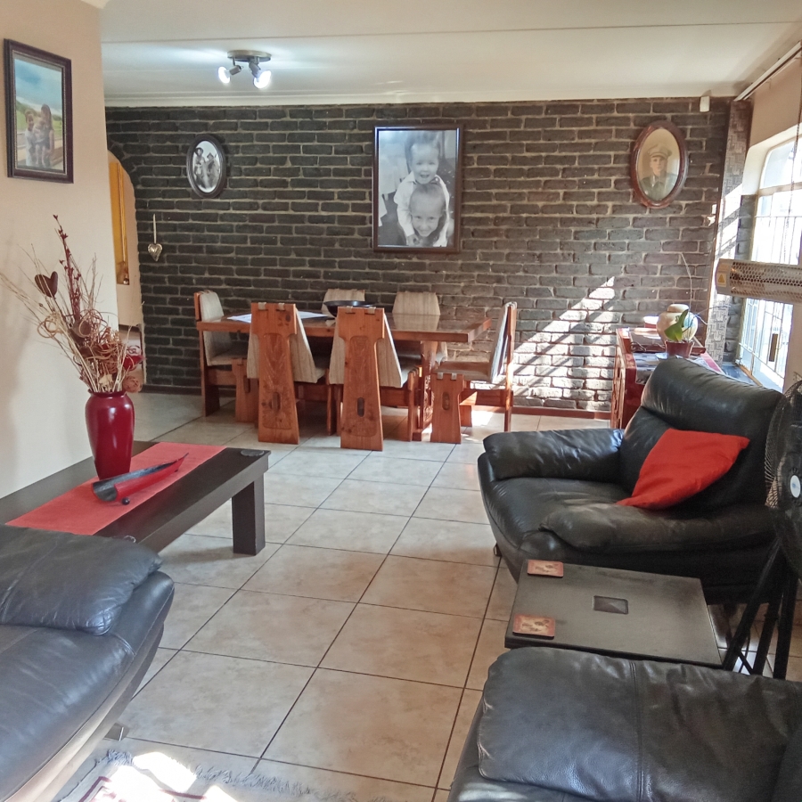 3 Bedroom Property for Sale in Witpoortjie Gauteng
