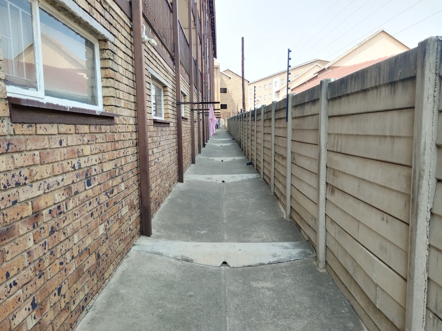 2 Bedroom Property for Sale in Allen Grove Gauteng