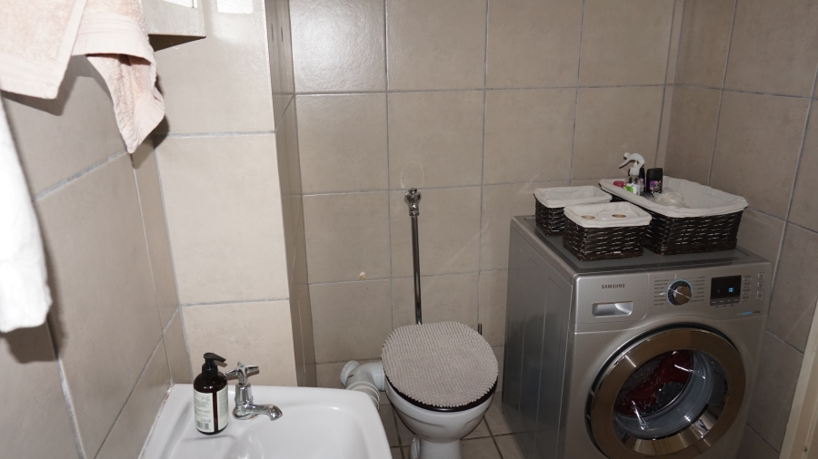 To Let 2 Bedroom Property for Rent in Horizon View Gauteng