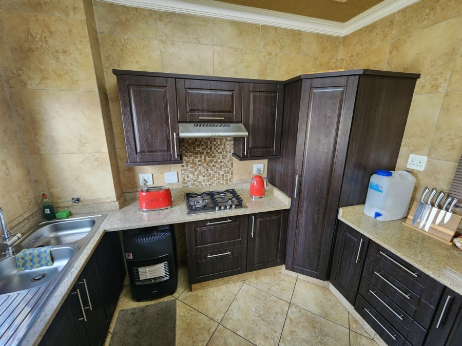 2 Bedroom Property for Sale in Ravenswood Gauteng