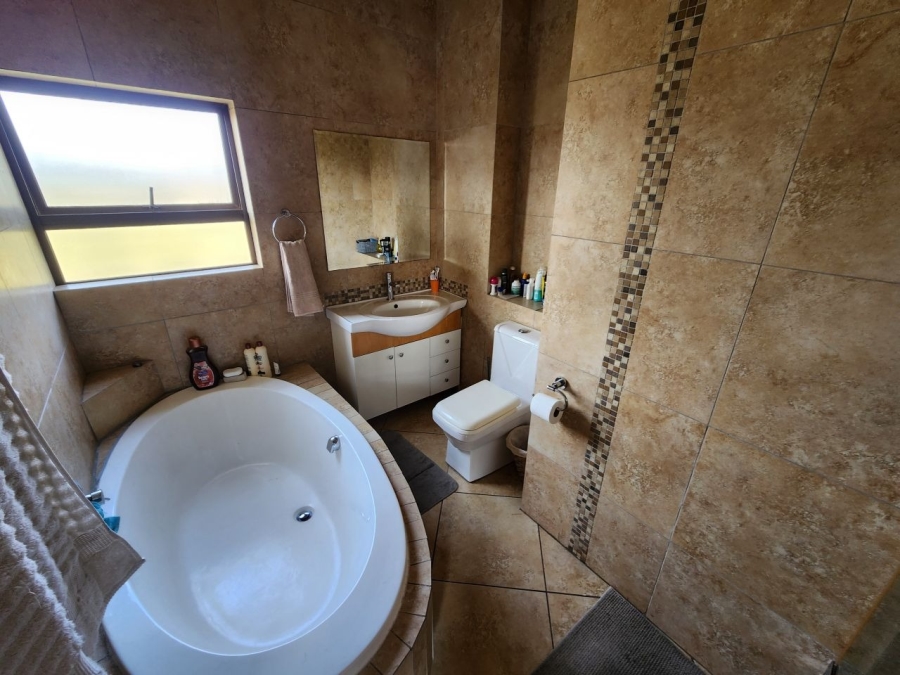 2 Bedroom Property for Sale in Ravenswood Gauteng
