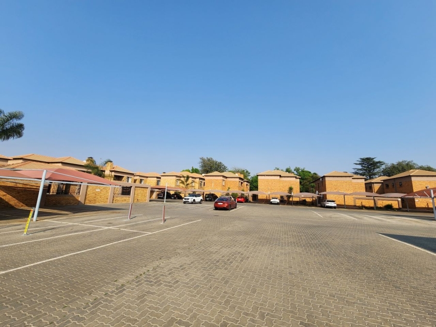 2 Bedroom Property for Sale in Ravenswood Gauteng