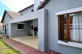 4 Bedroom Property for Sale in Bronberg Gauteng