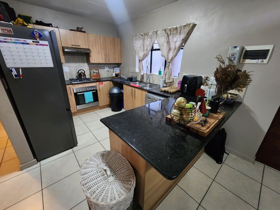2 Bedroom Property for Sale in Ravenswood Gauteng
