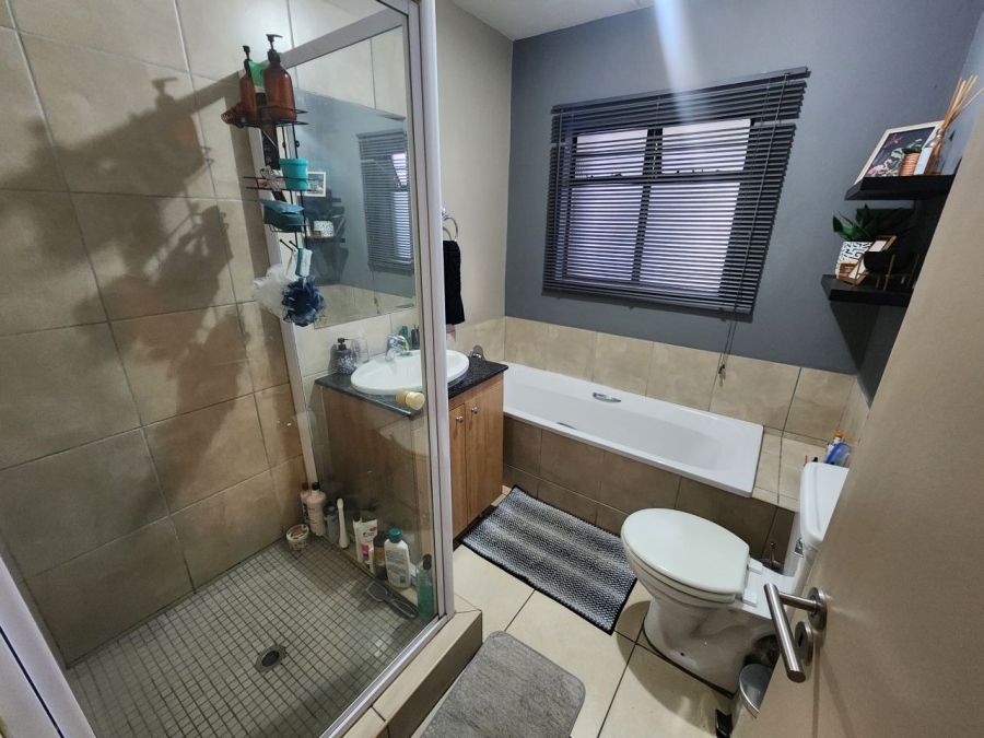 2 Bedroom Property for Sale in Ravenswood Gauteng