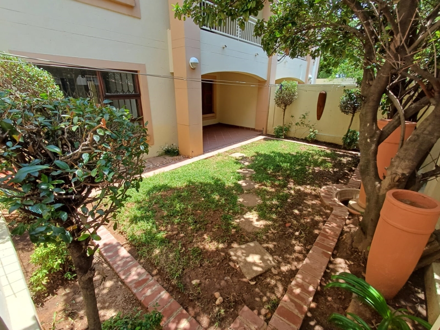 To Let 2 Bedroom Property for Rent in Khyber Rock Gauteng