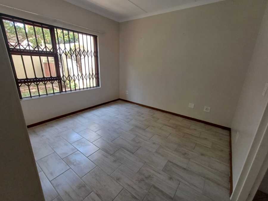 To Let 2 Bedroom Property for Rent in Khyber Rock Gauteng