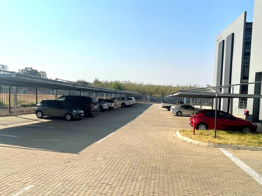 To Let commercial Property for Rent in Midridge Park Gauteng