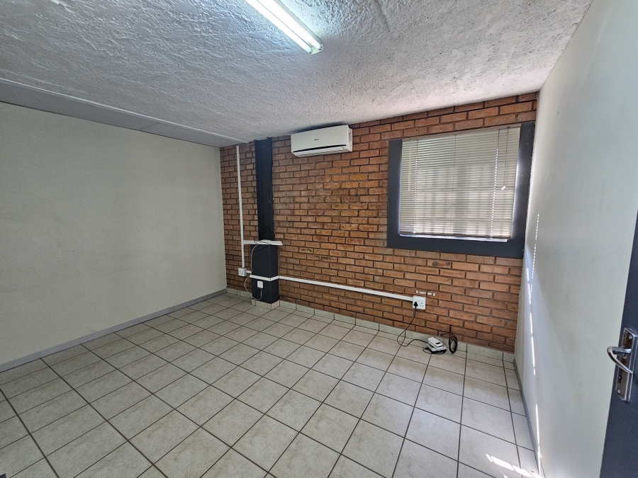 Commercial Property for Sale in Hennops Park Industrial Gauteng
