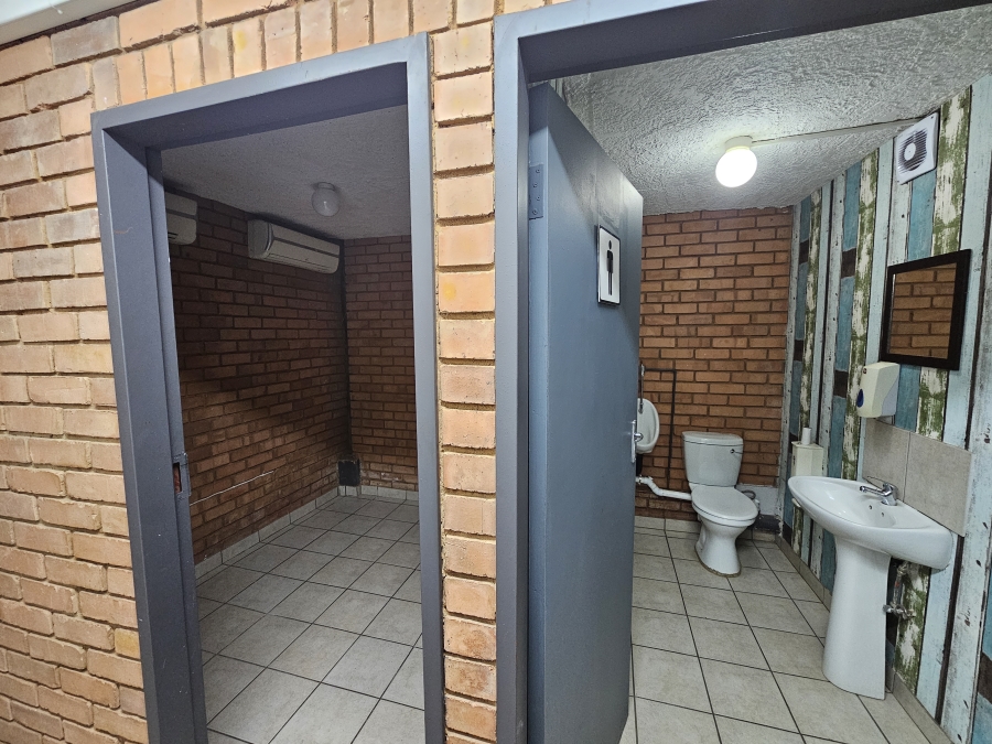 Commercial Property for Sale in Hennops Park Industrial Gauteng