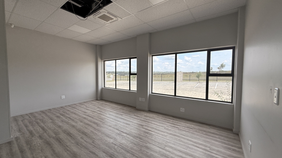 Commercial Property for Sale in Knoppieslaagte Gauteng