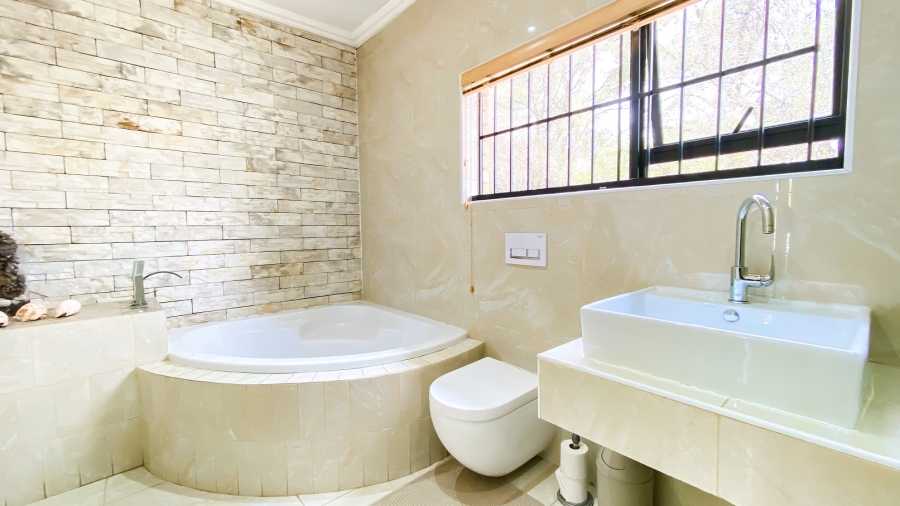 8 Bedroom Property for Sale in Randjesfontein A H Gauteng