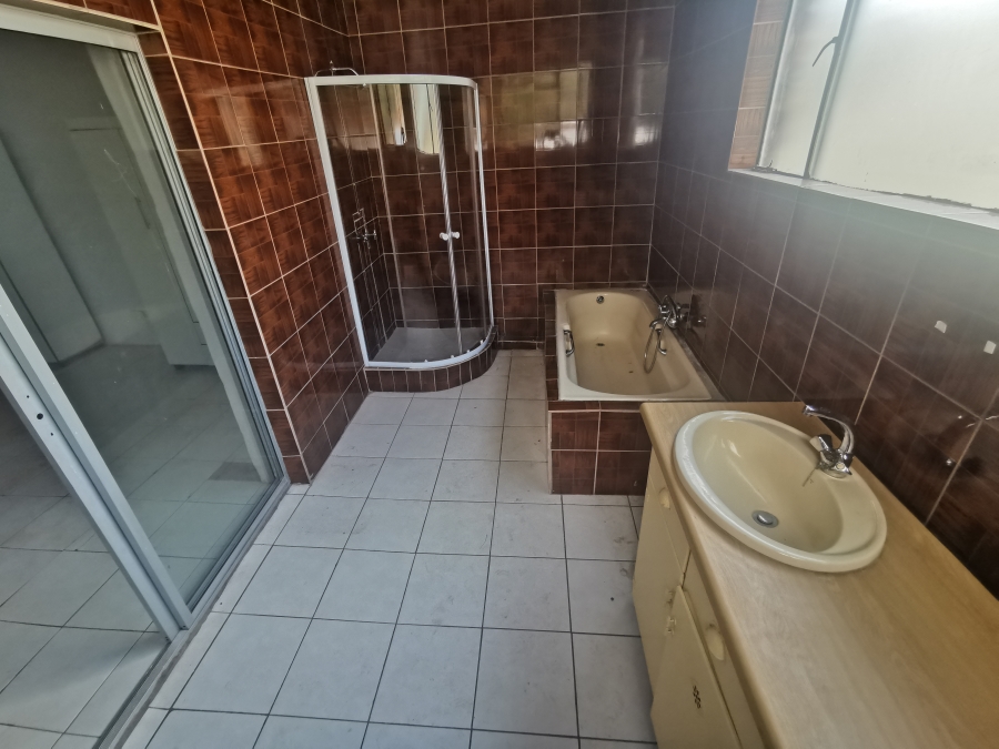12 Bedroom Property for Sale in Amandasig Gauteng