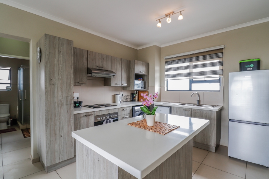 2 Bedroom Property for Sale in Erand Gardens Gauteng