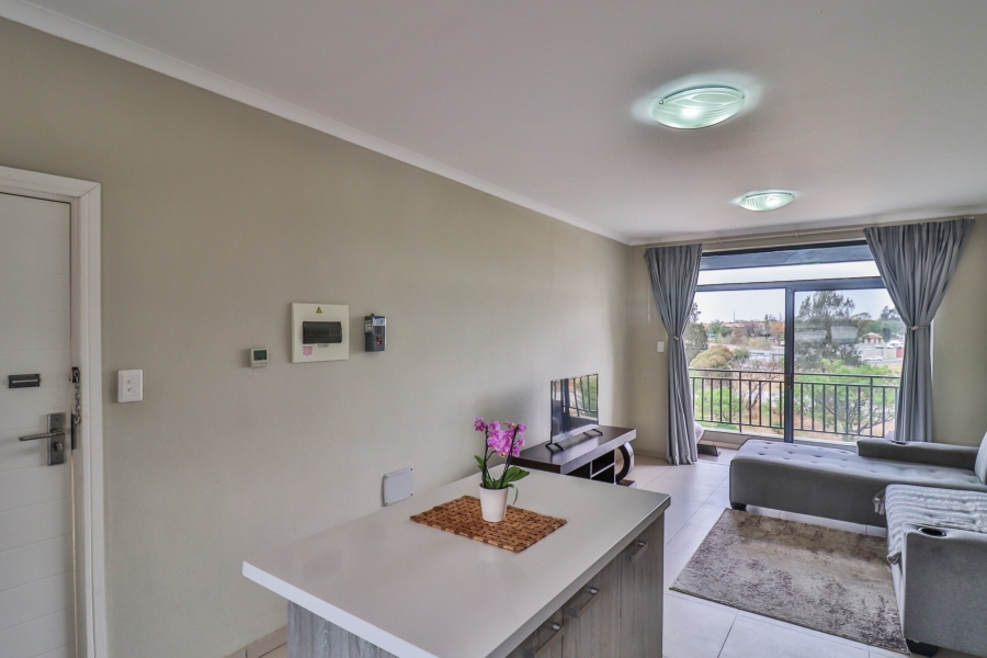 2 Bedroom Property for Sale in Erand Gardens Gauteng