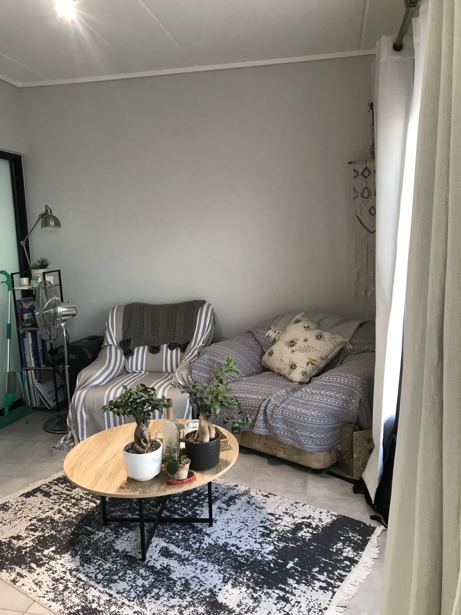 1 Bedroom Property for Sale in Waterfall Gauteng