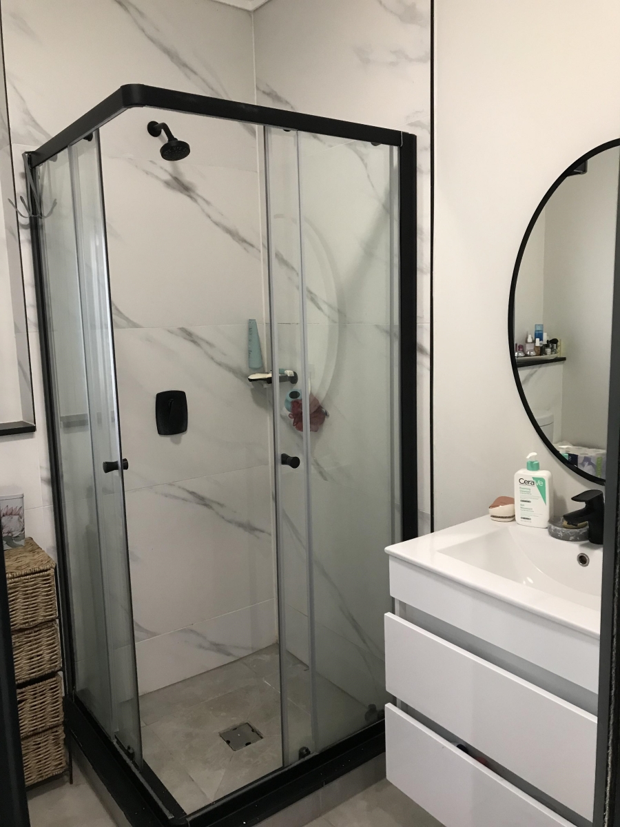 1 Bedroom Property for Sale in Waterfall Gauteng