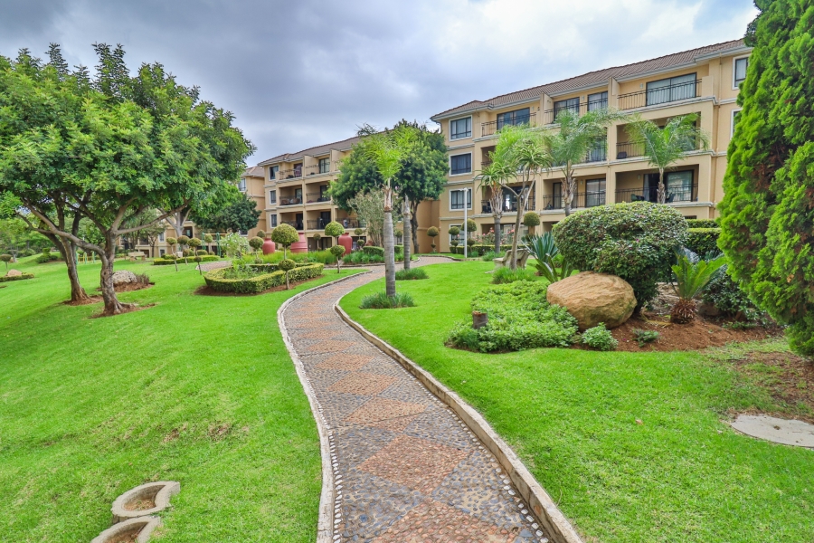 2 Bedroom Property for Sale in Erand Gardens Gauteng