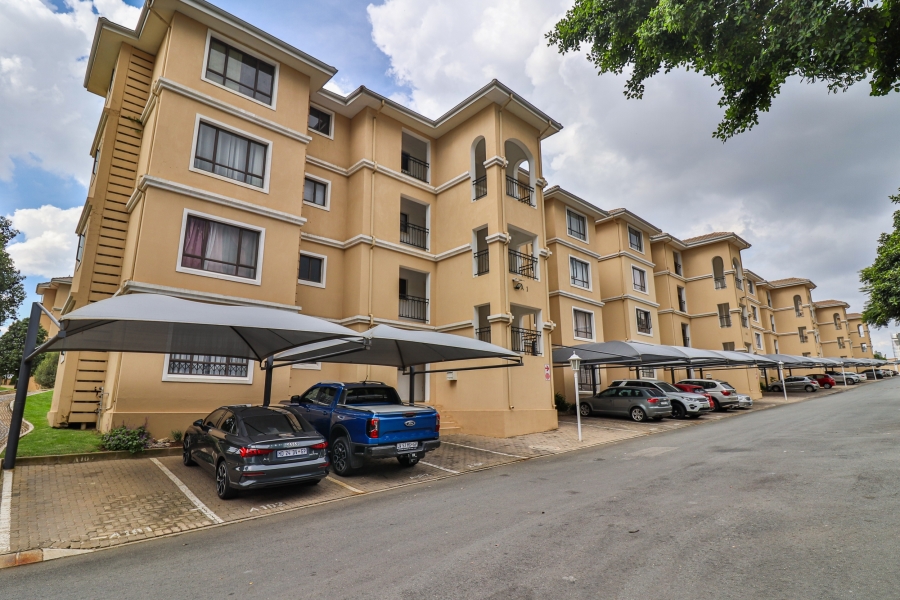 2 Bedroom Property for Sale in Erand Gardens Gauteng