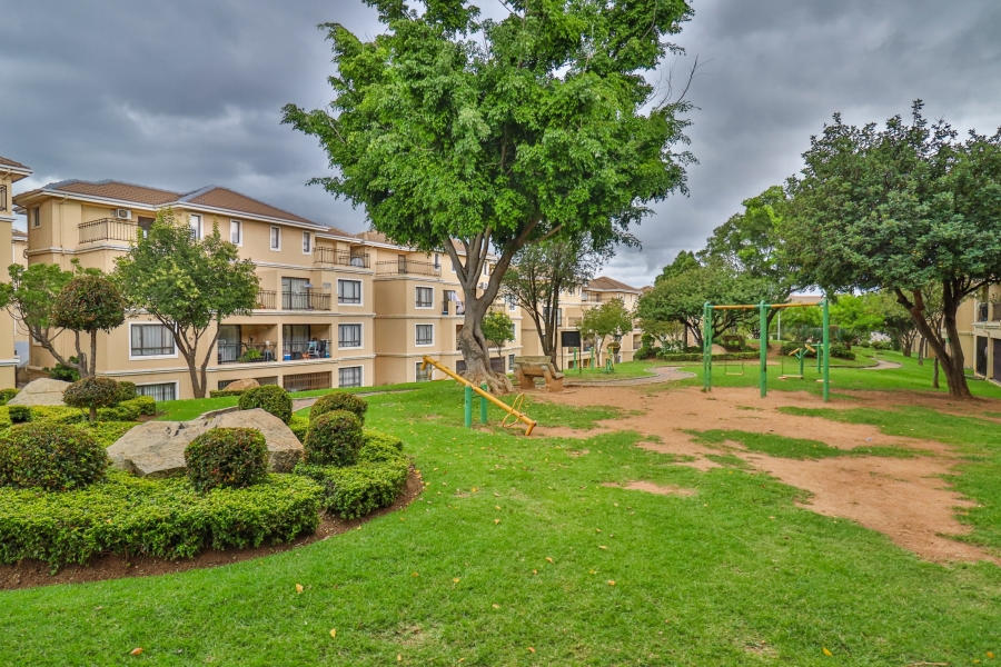 2 Bedroom Property for Sale in Erand Gardens Gauteng